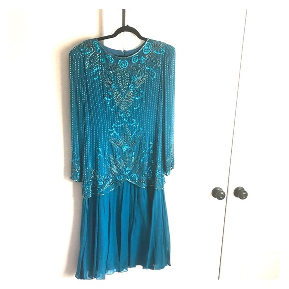 Beautiful sequin and beaded turquoise dress - Picture 1 of 3